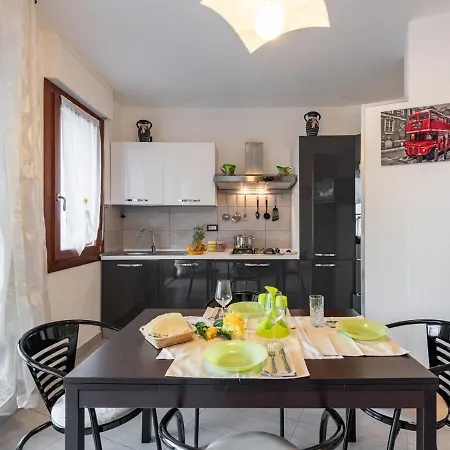 Casa Del Lido By Interhome Apartman